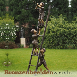 Tuinbeeld kinderen op ladder BBW1133