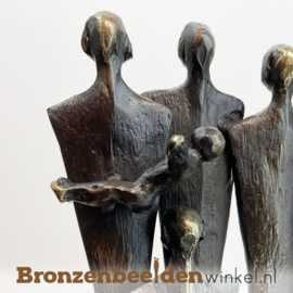 NR 10 | Bronzen beeld Den Haag "Familie beeld op maat (v.a. 8 pers)"