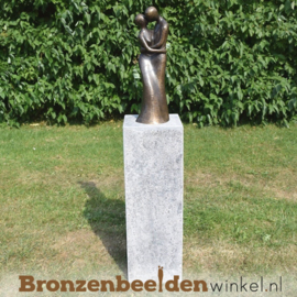 Bronzen liefdespaar tuinbeeld ''Modern liefdespaar'' BBW1637br