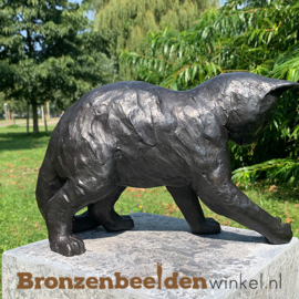 Bronzen beeld spelende kat met bal BBW1354br