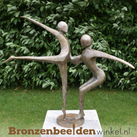 Bronzen "Swingend Danspaar" tuinbeeld BBW0361br