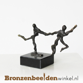 Zakelijk beeldje "De weg wijzen" BBW006br12