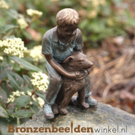 Kinderbeeldje jongen met hond BBW1979br