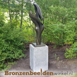 Asbestemming tuin beeld op sokkel "Verbondenheid" BBW08ab19br