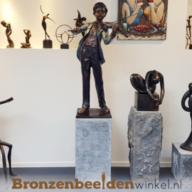 Groot beeld violist BBW74055