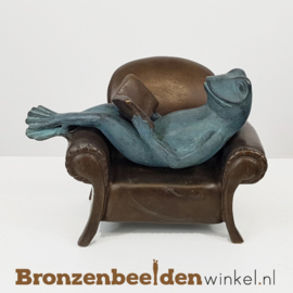 Beeld lezende kikker in brons BBW1715BR
