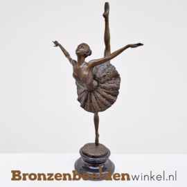 NR 2 | Cadeau vrouw 59 jaar ''Ballerina beeldje brons'' BBW2219a