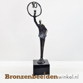 TOP 10 jaar in dienst cadeau "Het glas heffen" met jaartal 10