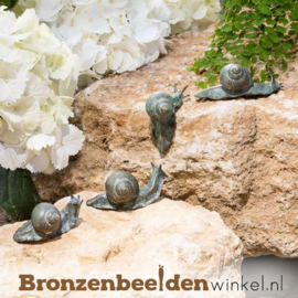 Vier bronzen slakkenbeeldjes BBW37995