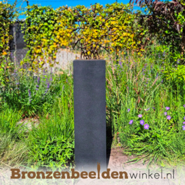 Beeld "Voortdurend in beweging" voor in de tuin BBW98364os