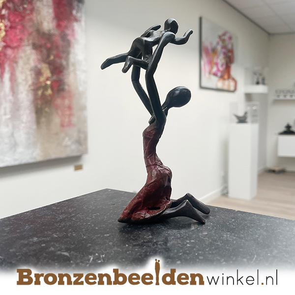 Bronzen beeldje uit Afrika "Miyanda en Yaro " 12 cm BBWST25