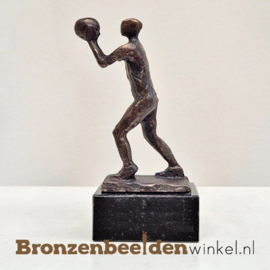 Beeldje korfbal speler "De Korfballer" BBW23pb50