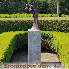 Nr 4 | Trouwcadeau "Omhelzing" brons BBW1541br