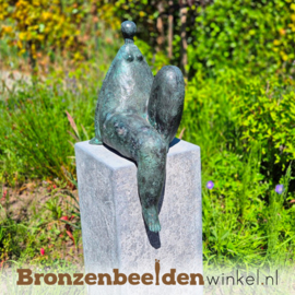 Dikke dames beeld "Liesje" voor in de tuin BBW94542