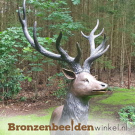 Tuinbeeld hert in brons BBW713