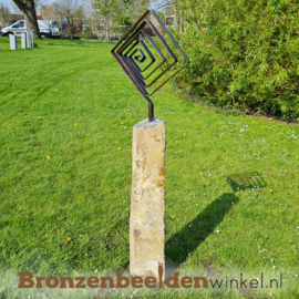 Abstract tuinbeeld "Labyrint" op basalt sokkel BBW58360br