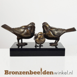 Vogels met jong op sokkel BBW80004