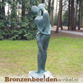 Bronzen tuinbeeld "Vereeuwigde Liefde" BBW52845br