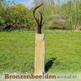 Abstract tuinbeeld "De Levensboom" op Basalt sokkel