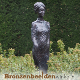 Tuinbeeld klassieke vrouw BBW47302