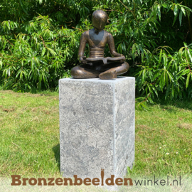Figuratief tuinbeeld "De Lezer" BBW91246br