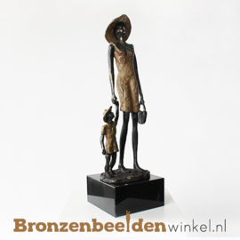 Vrouwenbeeldje "Moeder en kind" BBW004br04