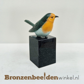 Roodborstje cadeau op sokkel BBW85449os