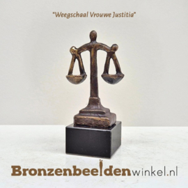 Cadeau meester in de rechten "Weegschaal Vrouwe Justitia" BBW23pb62