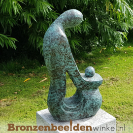 Bronzen tuinbeeld "Moeder en Kind" BBW52227br