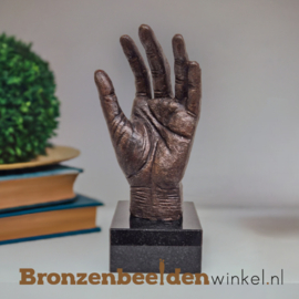 Handen beeld "Naar de hemel reiken" BBWTBE22