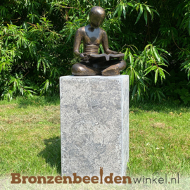 Figuratief tuinbeeld "De Lezer" BBW91246br