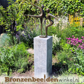 Tuinbeeld "Harmonie in beweging" in brons BBW0361bruin