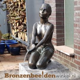 Waterornament vrouw met schaal BBWR90105