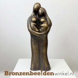 Beeldje "Vader en moeder met tweeling" BBW071br52