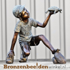 Bronzen jongetje met schildpad als tuinbeeld BBW51330br