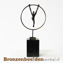 Beeldje "De ringzwaaier" BBW005br36