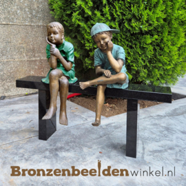 Tuinbeeld kindjes op bankje BBW0639br-1324br