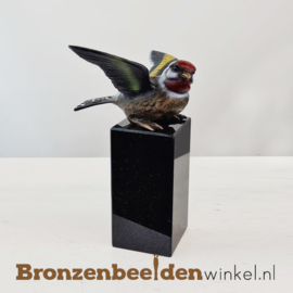 Vogel beeldje Distelvink op sokkel BBWF6529fa