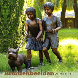 Tuinbeeld kinderen met hond BBW700