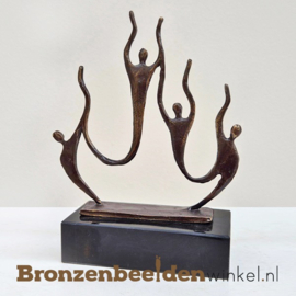 JUBILEUM BEELDJE IN OPDRACHT INTERGAS