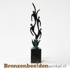 Sculptuur "Opbloeiende kinderen" BBW004br66