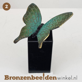 NR 2 | Vlinder cadeau ''Vlinder beeldje op sokkel'' BBW1825os
