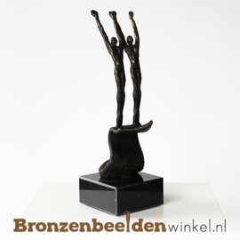 Zakelijk beeldje "Samen de sprong wagen klein" BBW005br62