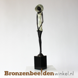 Sculptuur "Stijlvolle jonge vrouw" BBW003br29