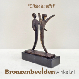 Beeldje "Dikke knuffel" BBW01br45