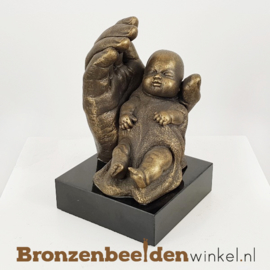 Beeldje hand met baby BBW010br07