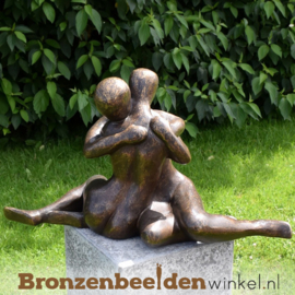 Gedenkbeeld "Omhelzend paar" BBW2125br