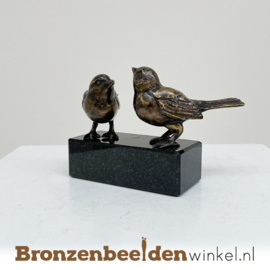 Lief beeldje "Kleine verliefde musjes op sokkel" BBW888991br