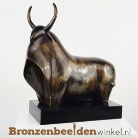 Bronzen stier beeld BBWFHAST1
