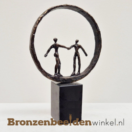 Beeldje bedankt "De overeenkomst is rond" BBW07br51